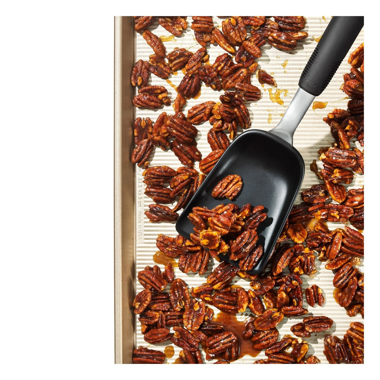 OXO - Sheet Pan Scoop 4 OXO - Sheet Pan Scoop - Image 4