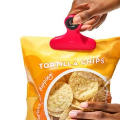 OXO Heavy Duty Magnetic Clips, Set Of 4 -KitchenCraft Deals Store oxo oxo heavy duty magnetic clips set of 4 3