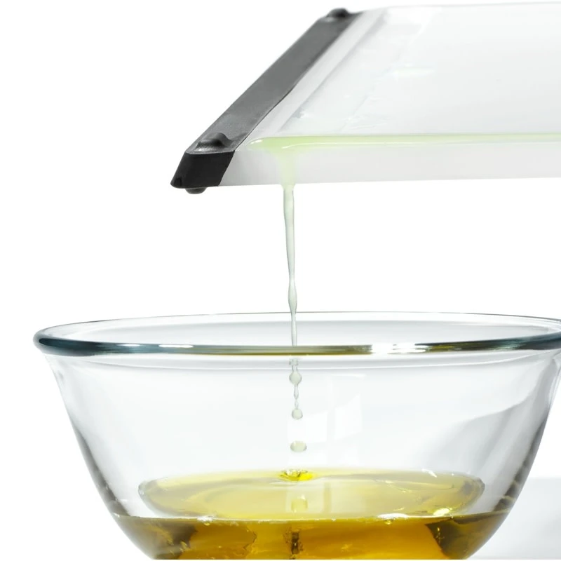 OXO Prep Cutting Board 18 X 28cm 2 OXO Prep Cutting Board 18 X 28cm - Image 2