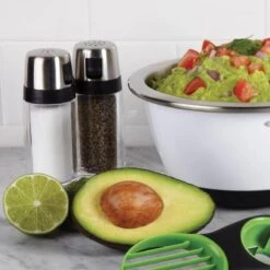 Oxo Salt & Pepper Shaker Set 7 Oxo Salt & Pepper Shaker Set -KitchenCraft Deals Store oxo oxo salt pepper shaker set 3