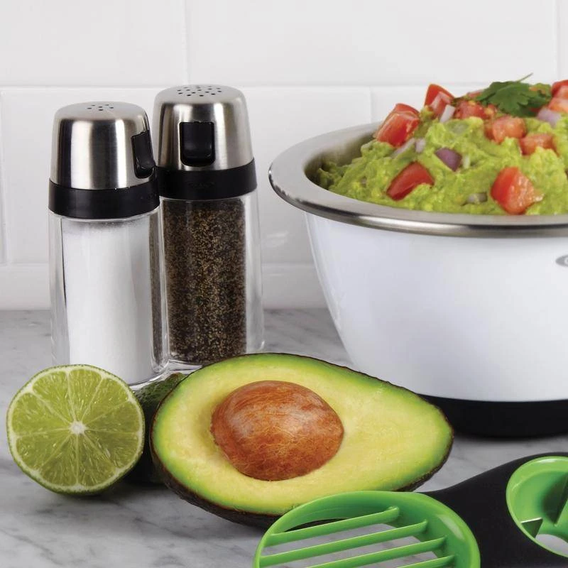 Oxo Salt & Pepper Shaker Set 4 Oxo Salt & Pepper Shaker Set - Image 4