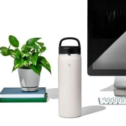 OXO Strive 40 Oz. Handled Water Bottle -KitchenCraft Deals Store str 11333500 insulatedhandle quartz 03 rgb